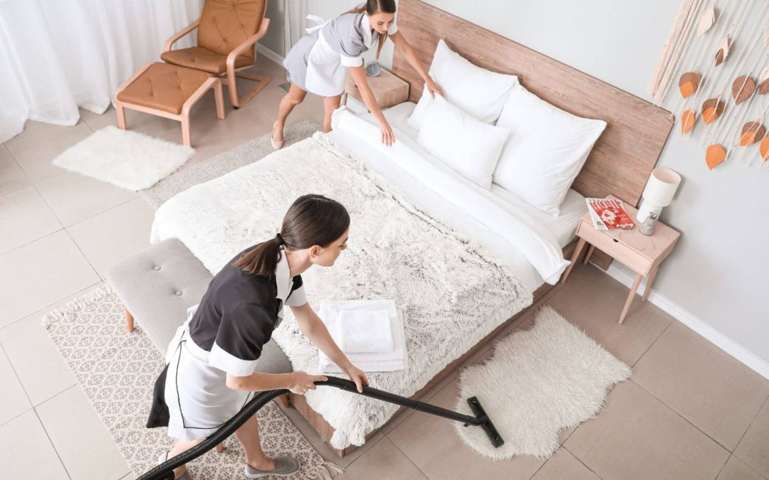 Szobalány feladatai és a hotel szoba takarítása