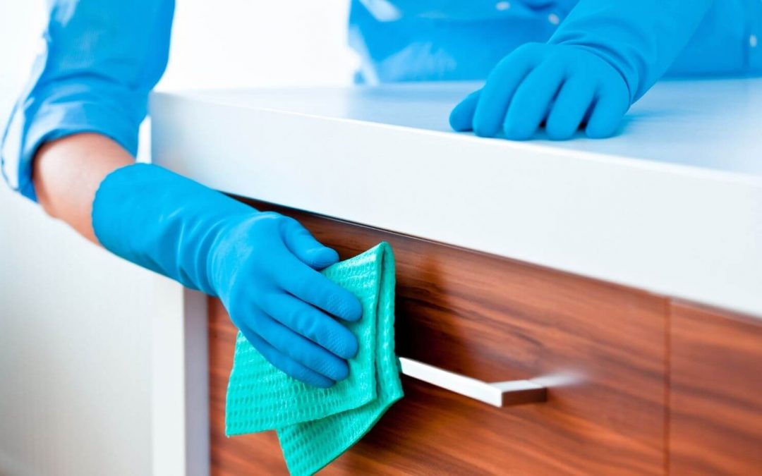 Magasfényű konyhabútor tisztítása sérülésmentesen